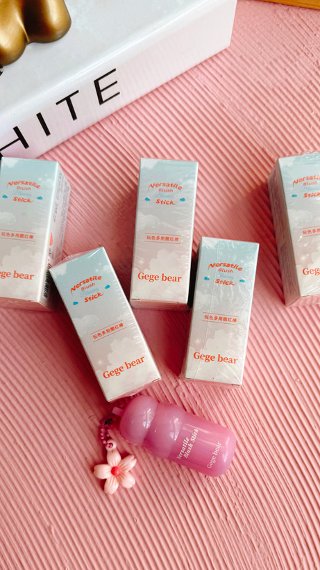 رژگونه استیکی پینترستی Gege bear رژگونه کره ای آویزدار